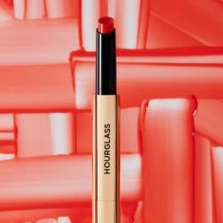 PHANTOM VOLUMIZING GLOSSY BALM 21 PHANTOM VOLUMIZING GLOSSY BALM -Omorovicza Shop Hourglass PhantomVolumizingGlossyBalm Lucid 6