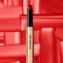 PHANTOM VOLUMIZING GLOSSY BALM 29 PHANTOM VOLUMIZING GLOSSY BALM -Omorovicza Shop Hourglass PhantomVolumizingGlossyBalm Thrill 14