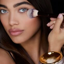 VEIL TRANSLUCENT SETTING POWDER 15 VEIL TRANSLUCENT SETTING POWDER -Omorovicza Shop Hourglass VeilTranslucentSettingPowder 1