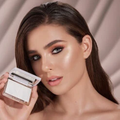 HIGHLIGHTER - ICED OUT 13 HIGHLIGHTER - ICED OUT -Omorovicza Shop anastasia beverly hills highlighter iced out 689304000123 alt5