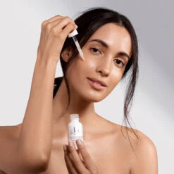 BIO-RENEW EGF DROPS 8 BIO-RENEW EGF DROPS -Omorovicza Shop glo skin bio renew efg drops alt2