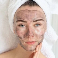 BLACK MINT CHARCOAL + RHASSOUL CLARIFYING CLEANSER 6 BLACK MINT CHARCOAL + RHASSOUL CLARIFYING CLEANSER -Omorovicza Shop odacite black mint clarifying cleanser alt