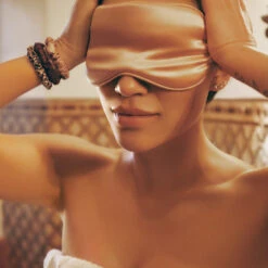 Slip SLEEP MASK 25 Slip SLEEP MASK -Omorovicza Shop slip silk eyemask lifestyle